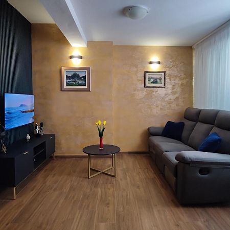 Apartment With Sea View Baška Voda Eksteriør billede