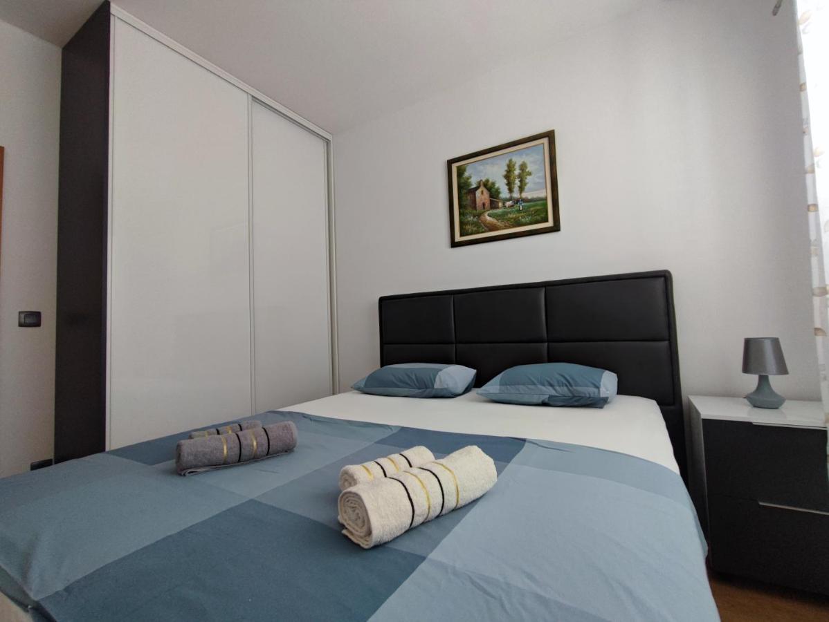 Apartment With Sea View Baška Voda Eksteriør billede